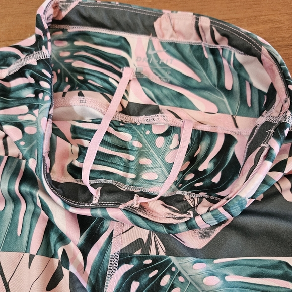 Nike Dry Fit Capri Leggings Botanical Print Size Small - Picture 9 of 10